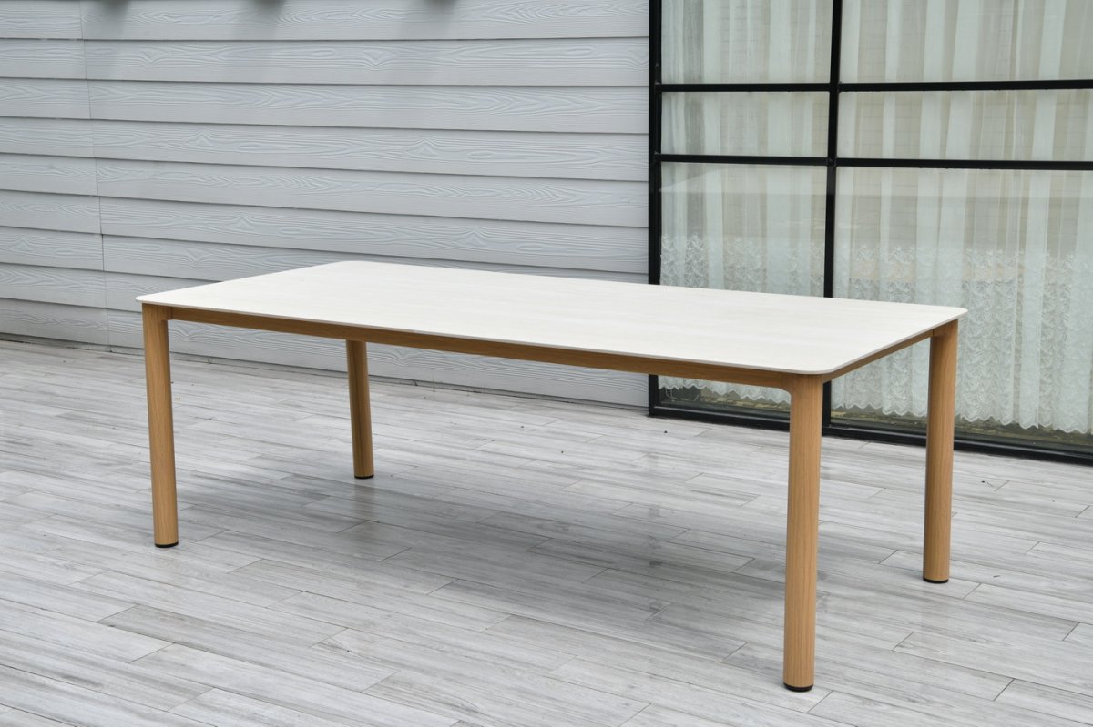 "Кейптаун" стол обеденный из алюминия, столешница из искусственного камня "Кейптаун" стол обеденный из алюминия, столешница из искусственного камня