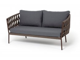 "Диего" диван 2-местный плетеный из роупа, каркас алюминий коричневый (RAL8016) муар, роуп коричневый круглый, ткань темно-серая 027