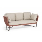 "Фиджи" диван 3-местный плетеный из роупа, каркас алюминий коричневый (RAL8016) муар, роуп красный (8372) круглый tex, ткань Mossle бежевая