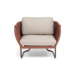 "Фиджи" кресло плетеное из роупа, каркас алюминий коричневый (RAL8016) муар, роуп красный (8372) круглый tex, ткань Mossle бежевая