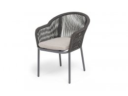 "Лион" стул плетеный из роупа, каркас алюминий темно-серый (RAL7024) муар, роуп темно-серый круглый, ткань бежевая 052