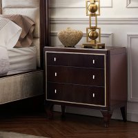 Прикроватная тумбочка MESTRE отделка шпон вишни C, фасады лак цвета вишни C, декор сусальное серебро C-L, ручки стандарт