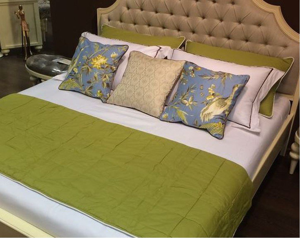 Покрывало с 7 подушками и пледом MODENA