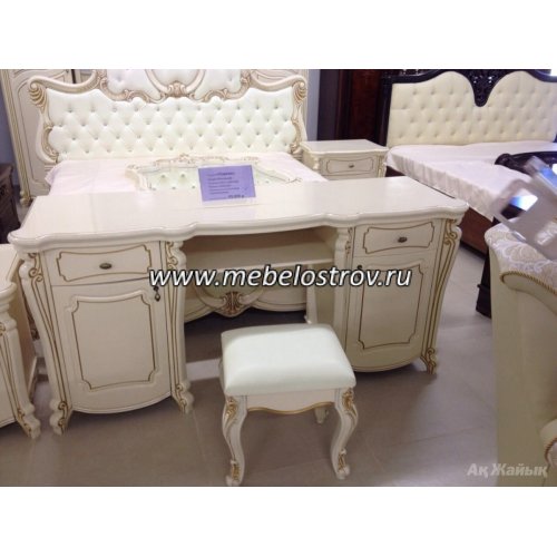 ЛОРЕНА Туалетный стол с пуфиком