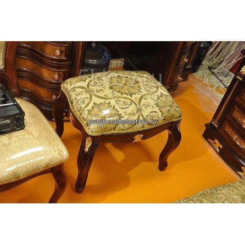 CARPENTER 216 (КАРПЕНТЕР 216) Банкетка к туалетному столу