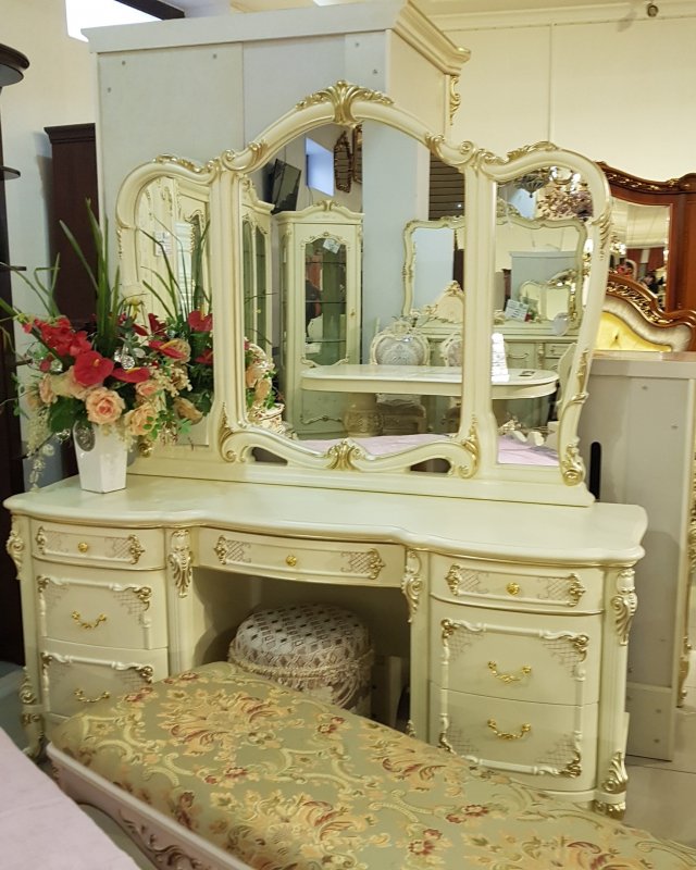 РОЯЛ Туалетный стол с зеркалом