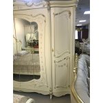 РОЯЛ КОМПЛЕКТ : Кровать 1,8 + 2 Тумбочки + Туалетный стол + Пуф + 6 дв. шкаф