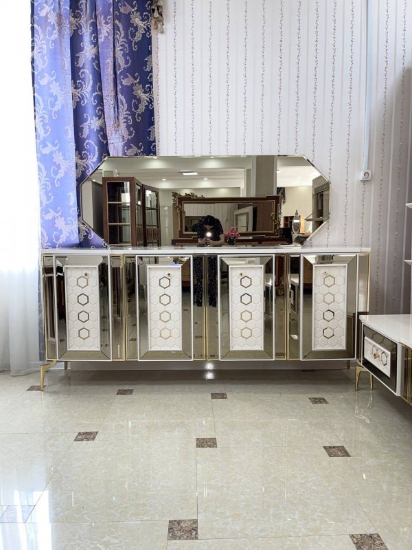 РОЯЛ Комод с зеркалом