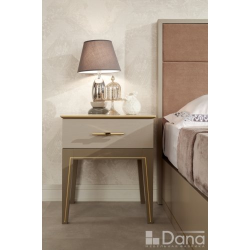 PALMARI P5020=ТУМБОЧКА НА ДЕРЕВЯННЫХ НОЖКАХ