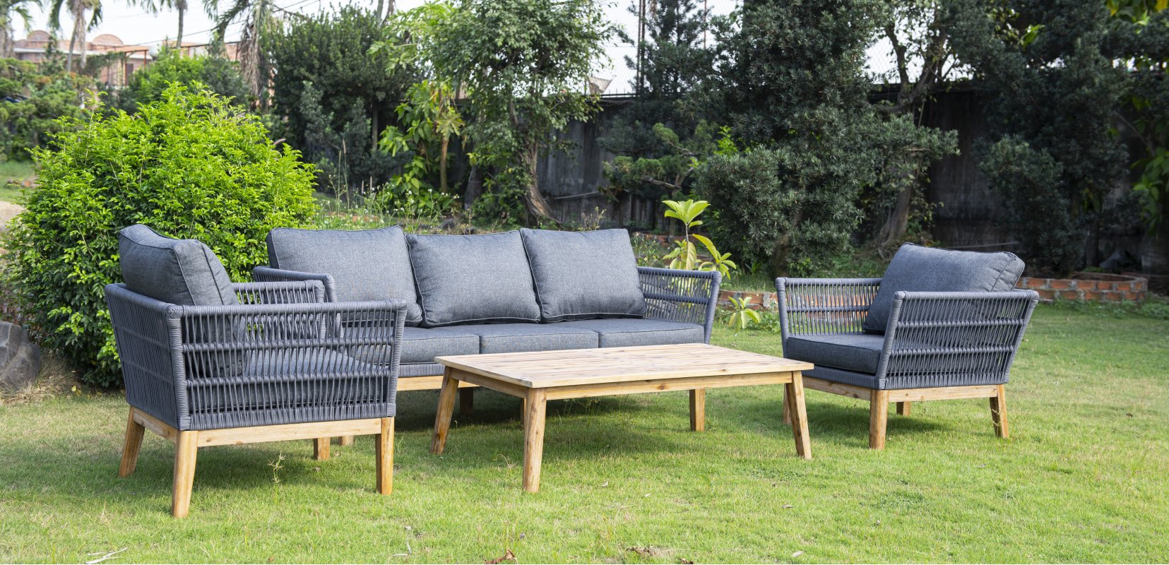 Мальорка журнальный столик деревянный, акация