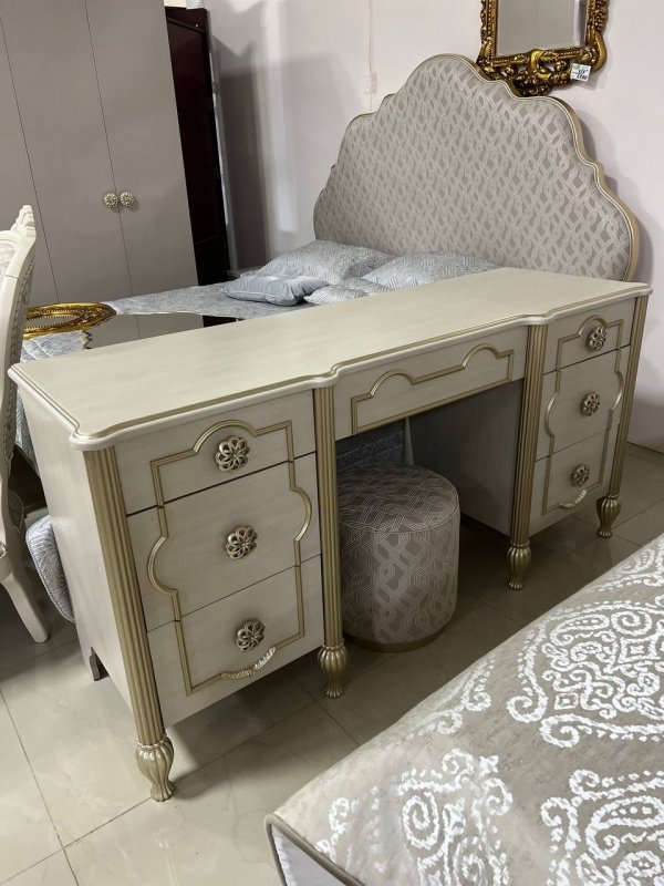 ХАЛИФ Стол туалетный с зеркалом с пуфом