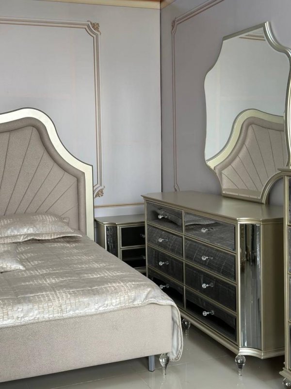 ДЕЗИРЕ Комплект (Кровать 2,0 + 2 Тумбочки + Туалетный стол с/з + Пуф + 6дв. шкаф)