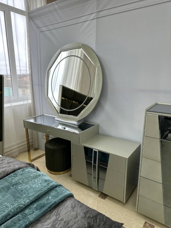 ЛАТИФА Стол туалетный с зеркалом 