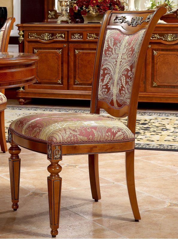 ГЕНРИХ  Стул 