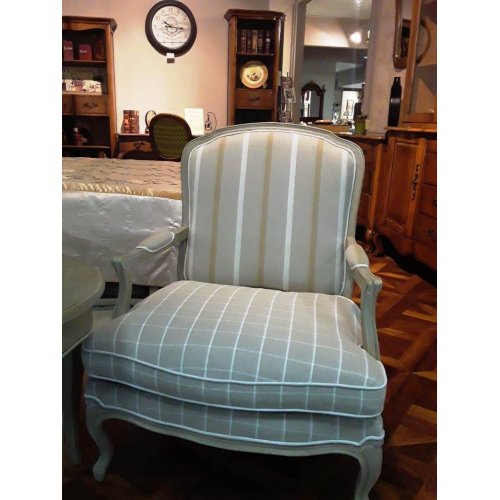 DF813К ПРОВАНС КРЕСЛО, массив, цвет шато дуб, ткань В-F12/F13 DF813К ПРОВАНС КРЕСЛО, массив, цвет шато дуб, ткань В-F12/F13