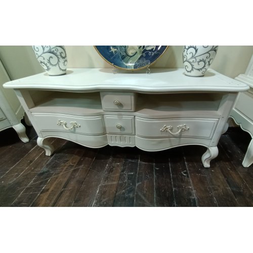 DF882 (DD) Подставка под TV (массив, цвет белый) DF882 (DD) Подставка под TV (массив, цвет белый)