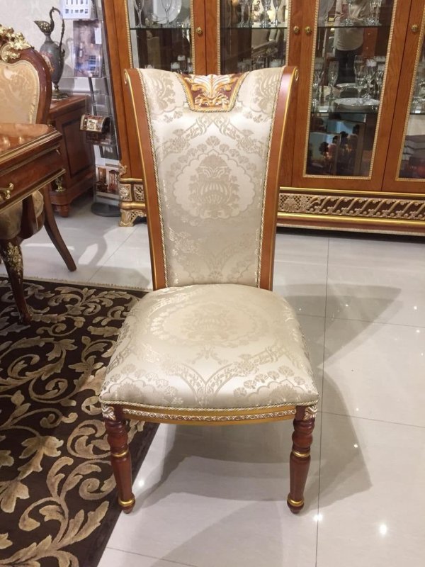 Е62 МОНАРХ СТУЛ, цвет-brown extra GOLD, ткань JR801-23/E66-06 with pompon