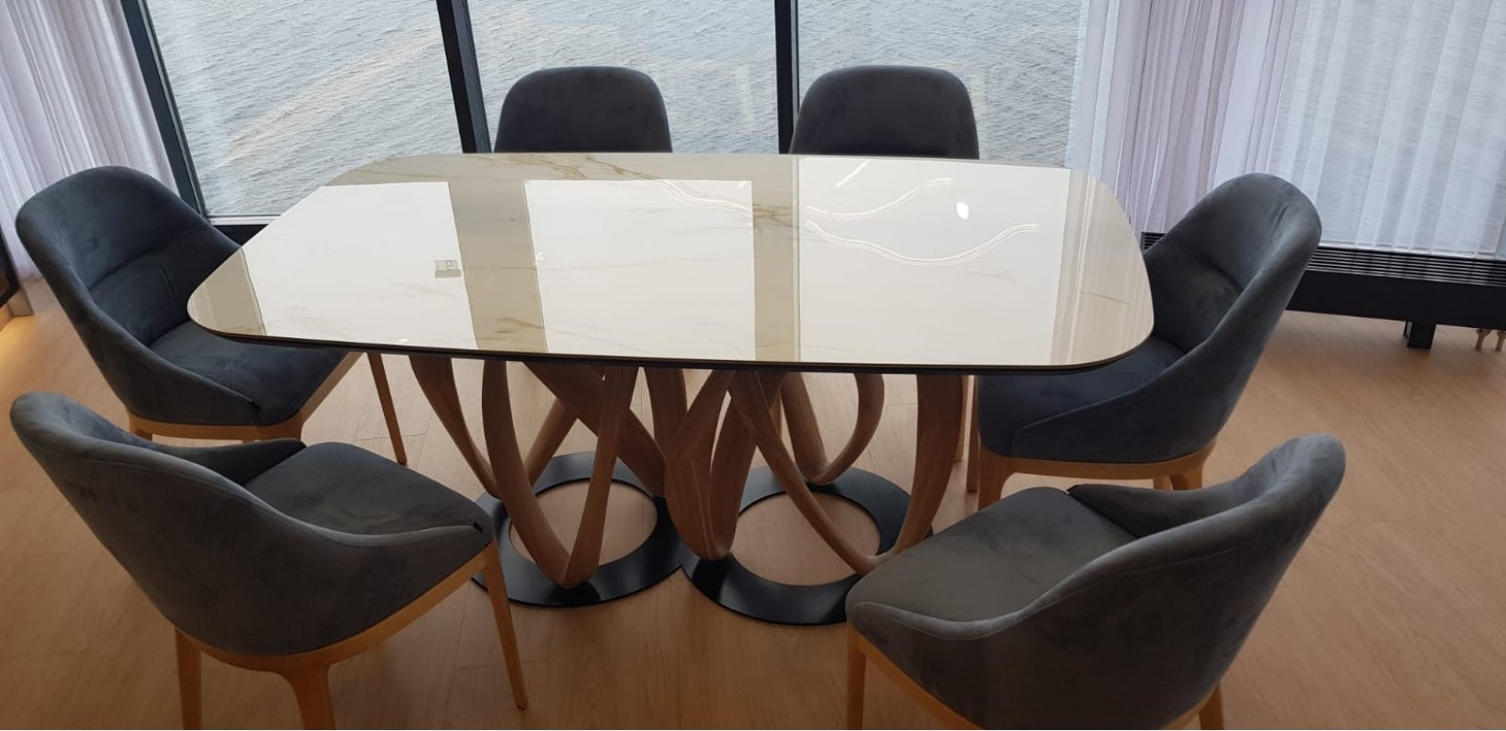 ЛИОН Стол из керамогранита