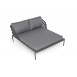 "Позитано" лежак плетеный из роупа, каркас алюминий темно-серый (RAL7024) муар, роуп темно-серый круглый, ткань темно-серая 027