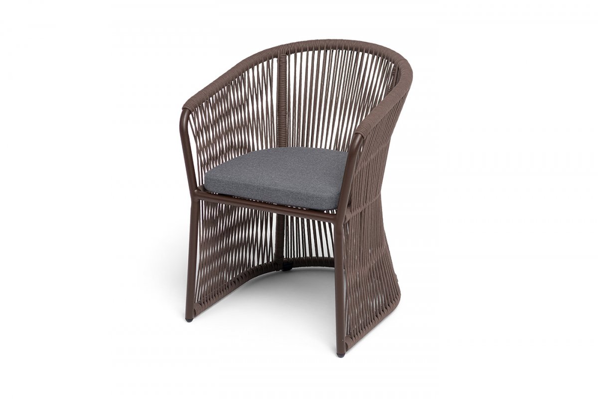 "Романо" стул плетеный из роупа, каркас алюминий коричневый (RAL8016) муар, роуп коричневый круглый, ткань темно-серая 027