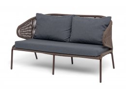"Милан" диван 2-местный плетеный из роупа, каркас алюминий коричневый (RAL8016) муар, роуп коричневый круглый, ткань темно-серая 027