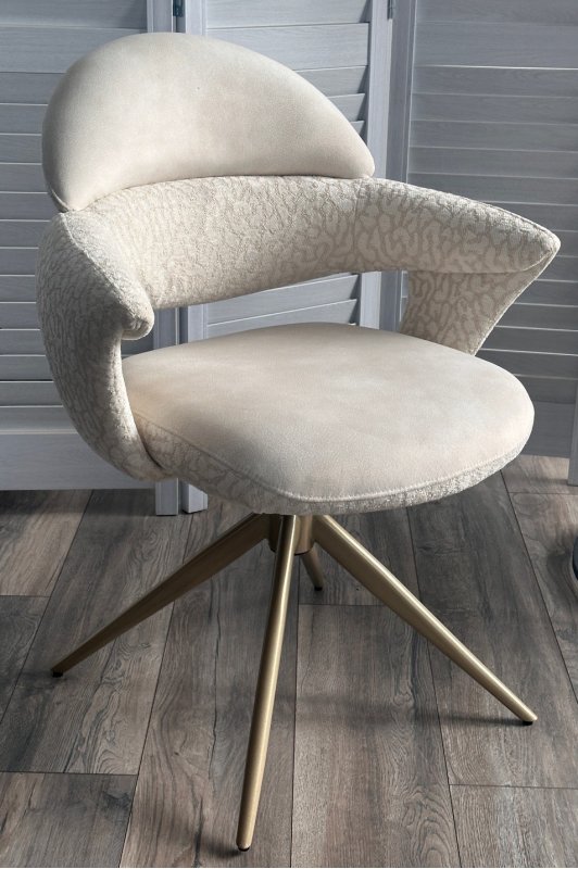 Стул ЖЕНЕВА (GENEVA 360 град, цвет ЛАТТЕ PENA-110 / HUNTER-110, ткань / ШАМПАНЬ каркас, ®DISAUR Стул ЖЕНЕВА (GENEVA 360 град, цвет ЛАТТЕ PENA-110 / HUNTER-110, ткань / ШАМПАНЬ каркас, ®DISAUR