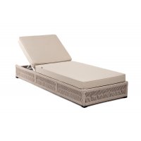 "Ривьера" шезлонг плетеный из роупа, каркас алюминий белый муар, роуп бежевый круглый, ткань бежевая 052